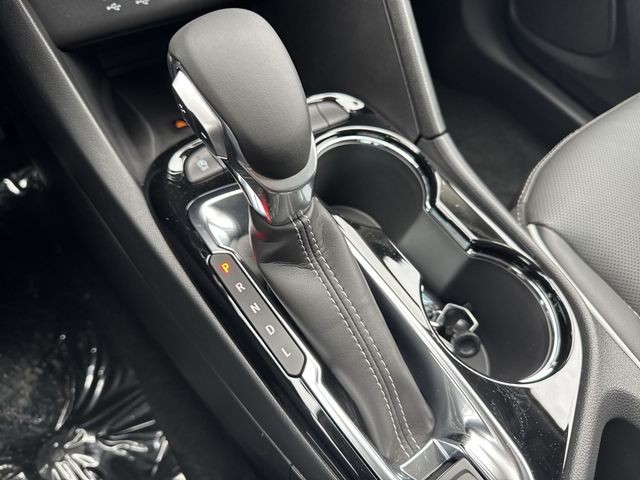 Buick Encore GX Vehicle Full-screen Gallery Image 19