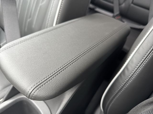 Buick Encore GX Vehicle Full-screen Gallery Image 20