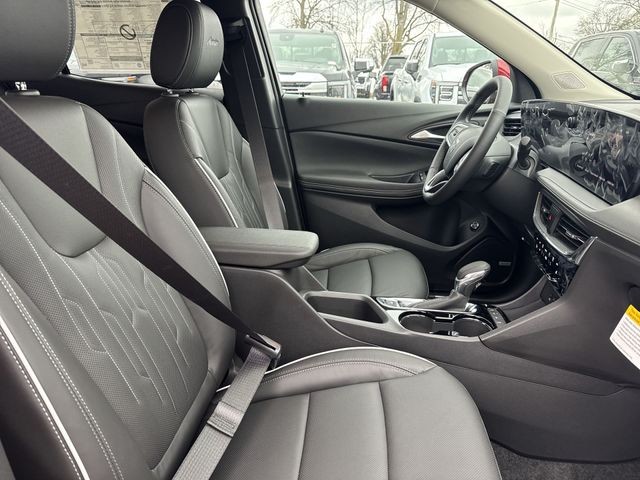 Buick Encore GX Vehicle Full-screen Gallery Image 23
