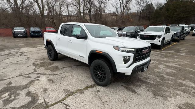 GMC Canyon Vehicle Full-screen Gallery Image 02