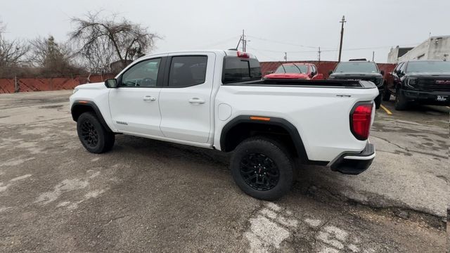 GMC Canyon Vehicle Full-screen Gallery Image 06