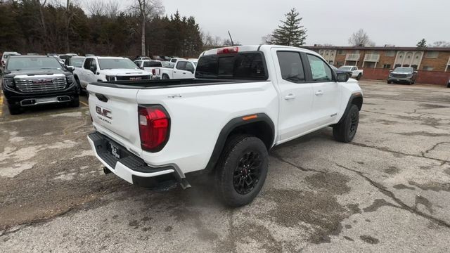 GMC Canyon Vehicle Full-screen Gallery Image 08