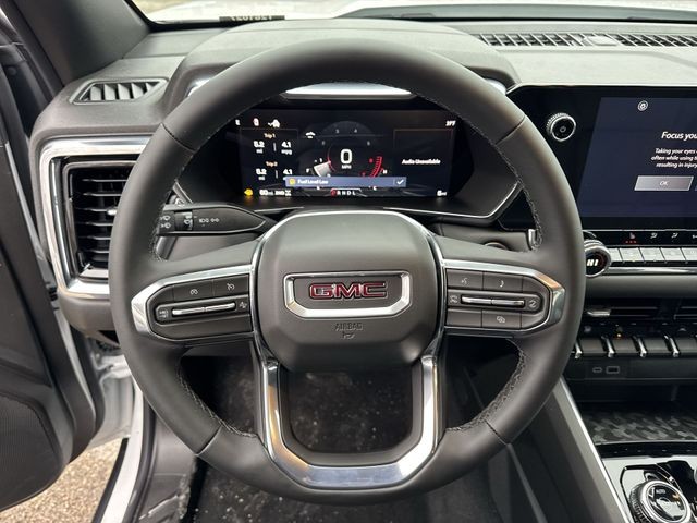 GMC Canyon Vehicle Full-screen Gallery Image 14