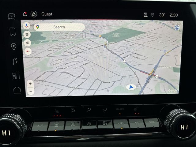 GMC Canyon Vehicle Full-screen Gallery Image 18