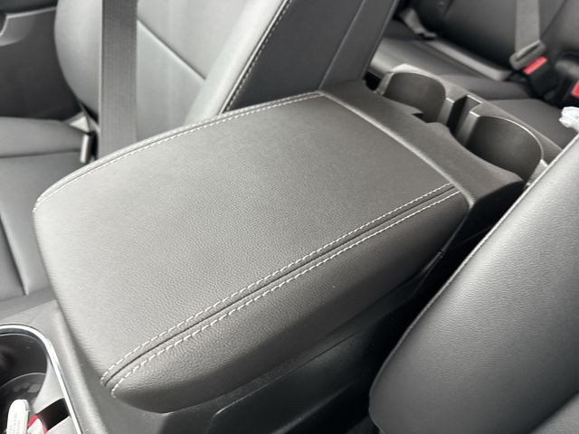 GMC Canyon Vehicle Full-screen Gallery Image 21