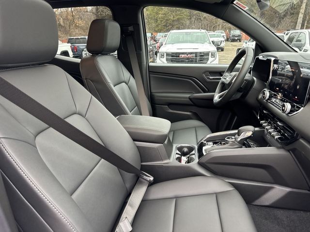 GMC Canyon Vehicle Full-screen Gallery Image 26