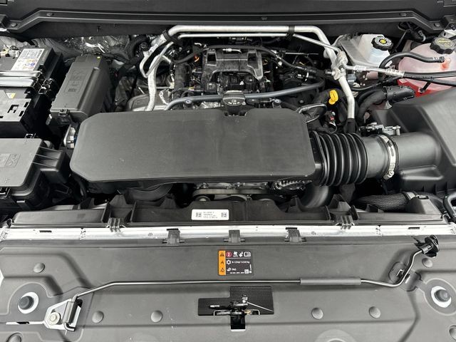 GMC Canyon Vehicle Full-screen Gallery Image 27