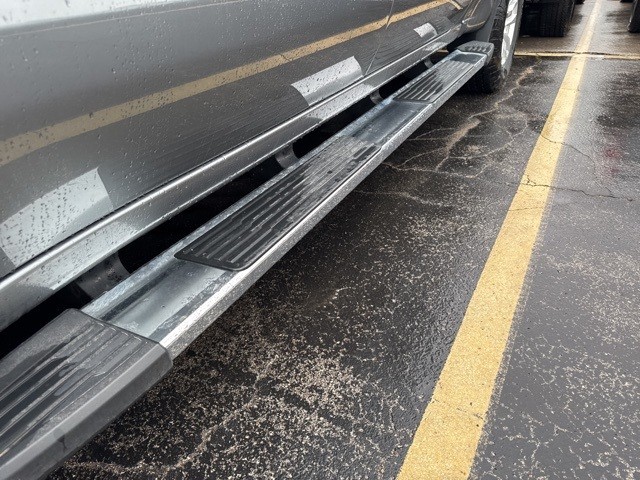 Chevrolet Silverado 1500 Vehicle Full-screen Gallery Image 11