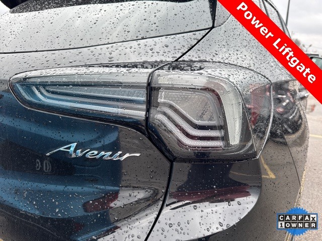 Buick Encore GX Vehicle Full-screen Gallery Image 02