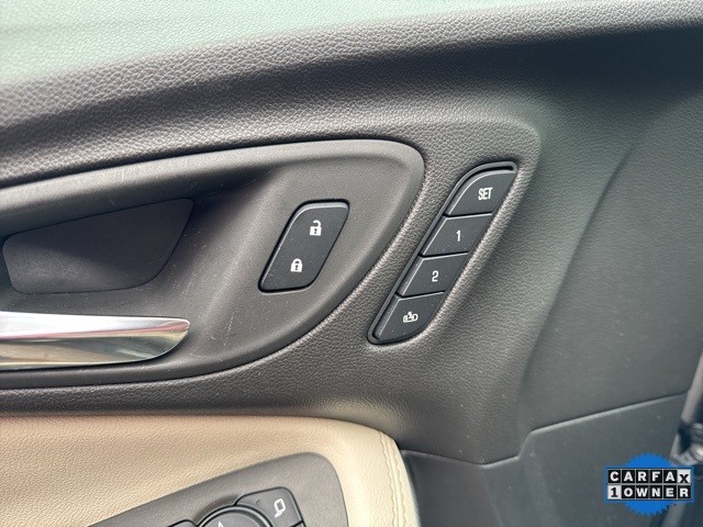 Buick Encore GX Vehicle Full-screen Gallery Image 14