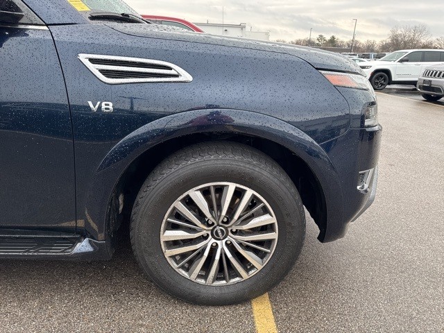 Nissan Armada Vehicle Full-screen Gallery Image 06