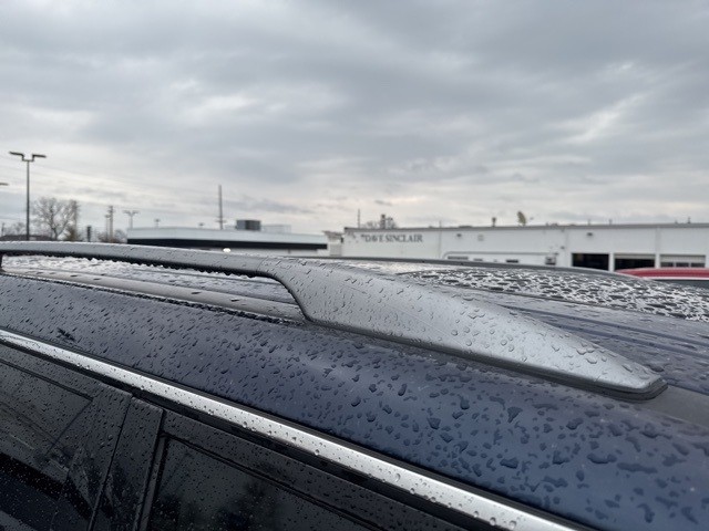 Nissan Armada Vehicle Full-screen Gallery Image 07