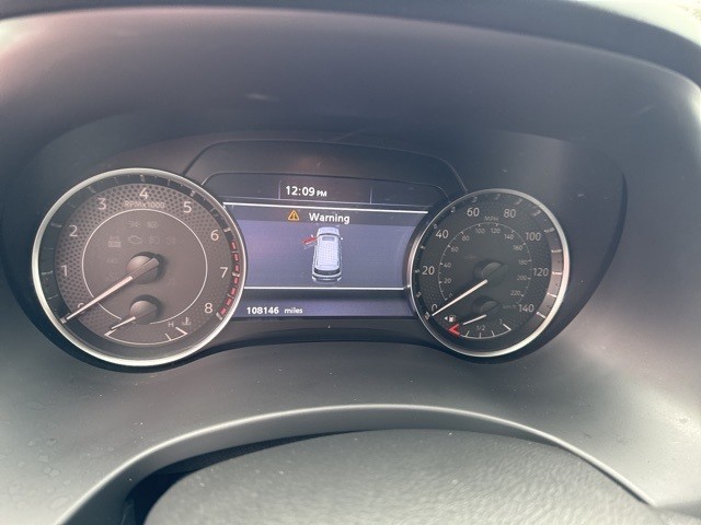 Nissan Armada Vehicle Full-screen Gallery Image 15