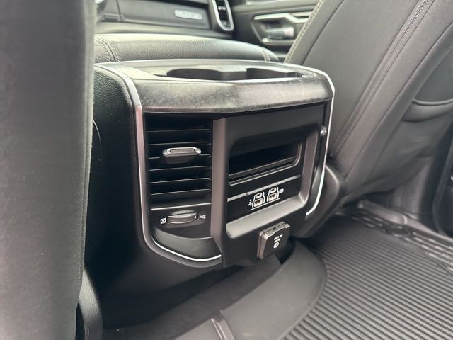 Ram 1500 Vehicle Full-screen Gallery Image 05