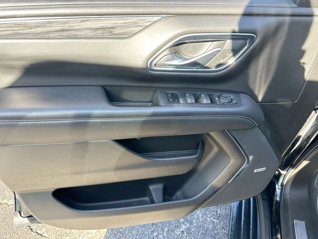 GMC Yukon Vehicle Full-screen Gallery Image 25