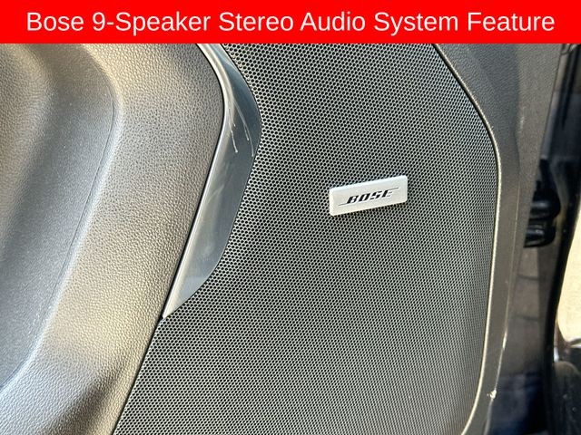 GMC Yukon Vehicle Full-screen Gallery Image 27