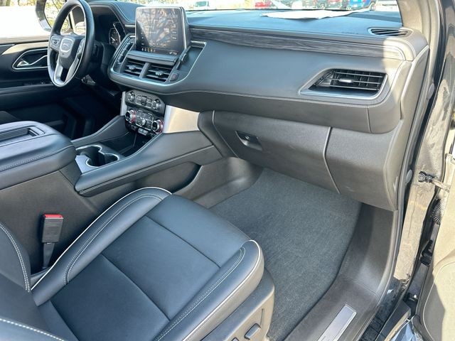 GMC Yukon Vehicle Full-screen Gallery Image 32