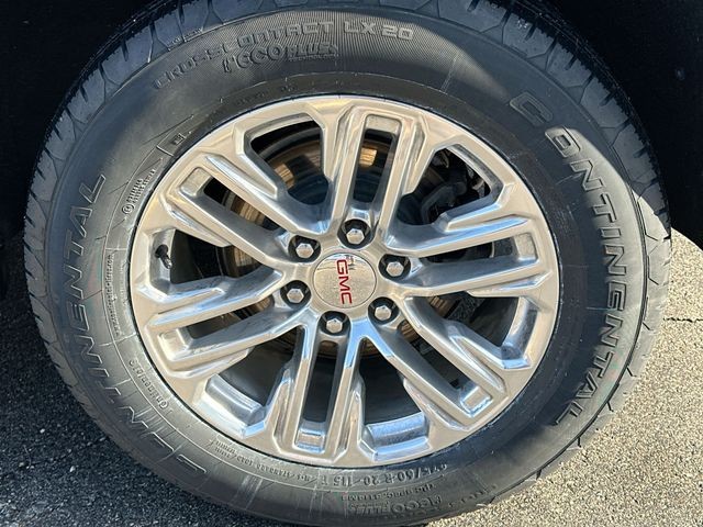 GMC Yukon Vehicle Full-screen Gallery Image 36