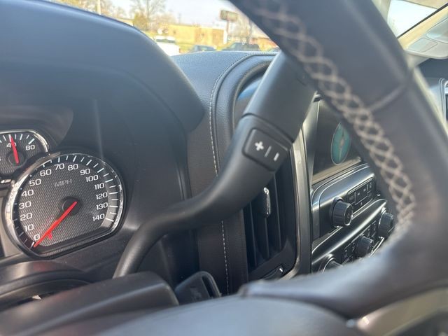 Chevrolet Silverado 1500 Vehicle Full-screen Gallery Image 19