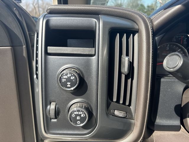 Chevrolet Silverado 1500 Vehicle Full-screen Gallery Image 20