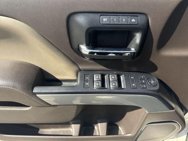 Chevrolet Silverado 1500 Vehicle Full-screen Gallery Image 24