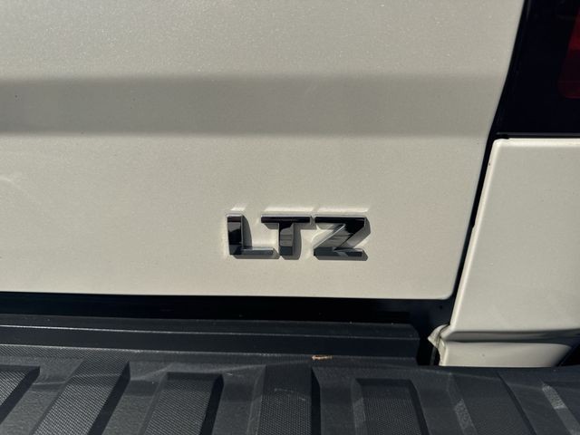 Chevrolet Silverado 1500 Vehicle Full-screen Gallery Image 33