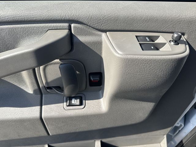 GMC Savana Cargo Van Vehicle Full-screen Gallery Image 13