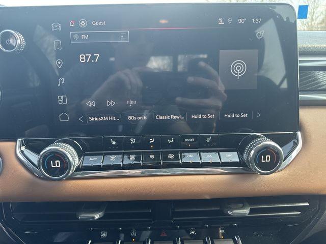 GMC Canyon Vehicle Full-screen Gallery Image 16