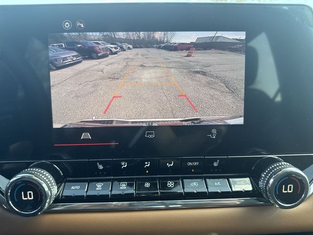 GMC Canyon Vehicle Full-screen Gallery Image 17