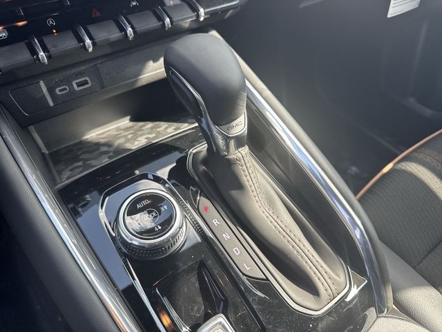 GMC Canyon Vehicle Full-screen Gallery Image 20