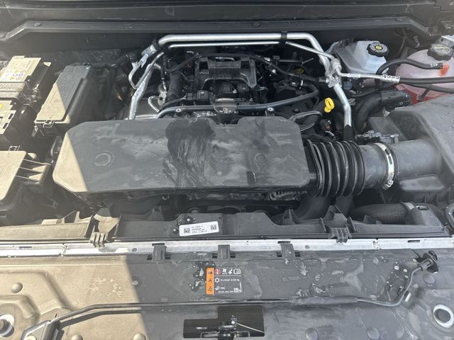 GMC Canyon Vehicle Full-screen Gallery Image 25