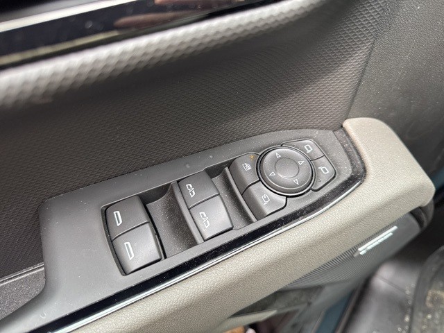 Chevrolet Silverado 1500 Vehicle Full-screen Gallery Image 12