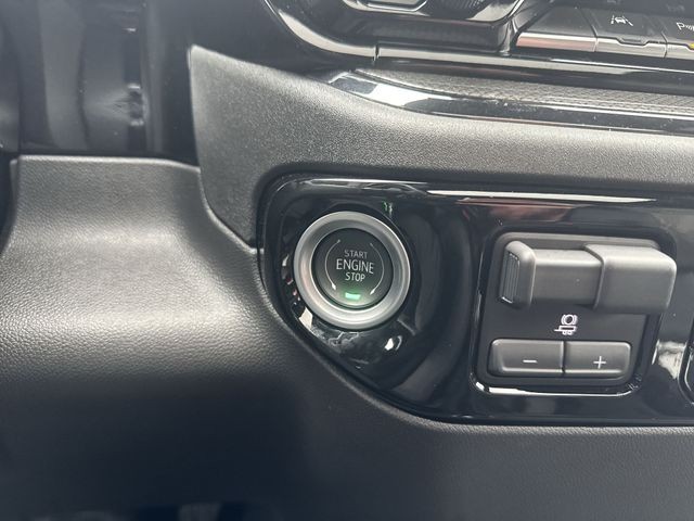 Chevrolet Silverado 1500 Vehicle Full-screen Gallery Image 20