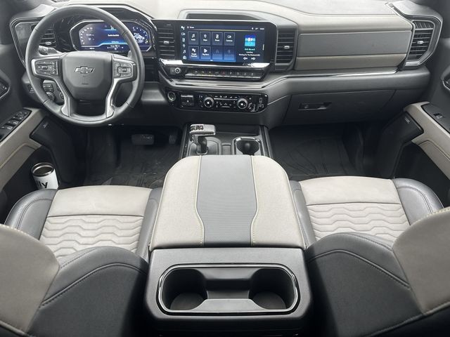 Chevrolet Silverado 1500 Vehicle Full-screen Gallery Image 24