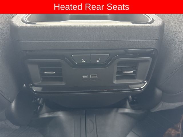 Chevrolet Silverado 1500 Vehicle Full-screen Gallery Image 25