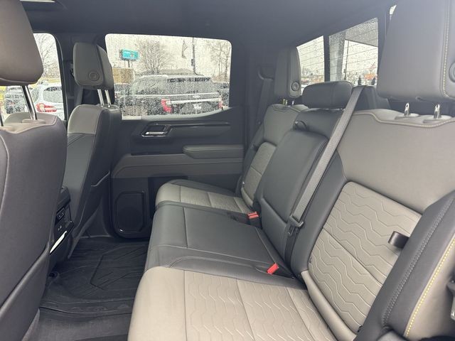 Chevrolet Silverado 1500 Vehicle Full-screen Gallery Image 29