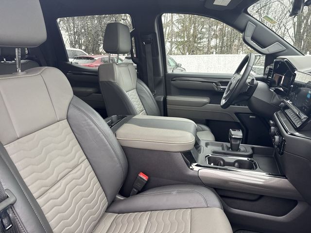 Chevrolet Silverado 1500 Vehicle Full-screen Gallery Image 32