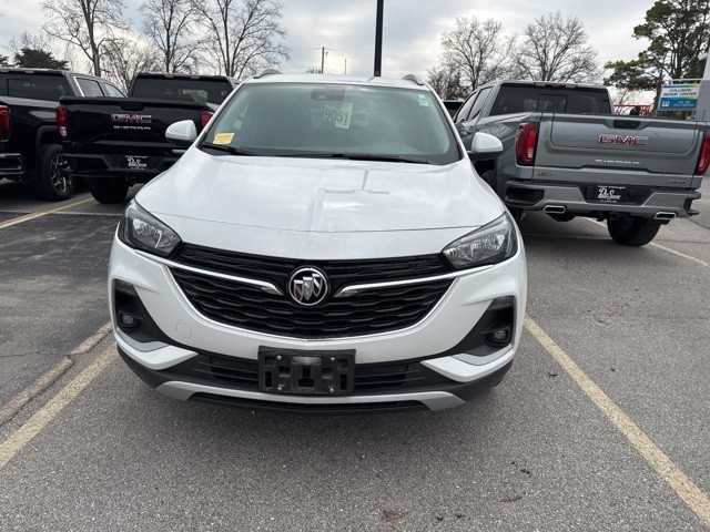 Buick Encore GX Vehicle Full-screen Gallery Image 02