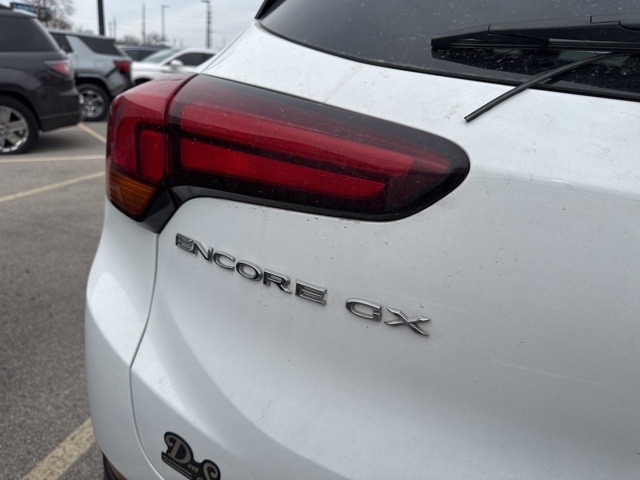 Buick Encore GX Vehicle Full-screen Gallery Image 09