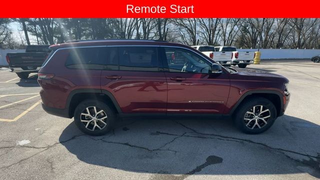 Jeep Grand Cherokee L Vehicle Full-screen Gallery Image 11