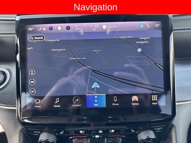 Jeep Grand Cherokee L Vehicle Full-screen Gallery Image 18