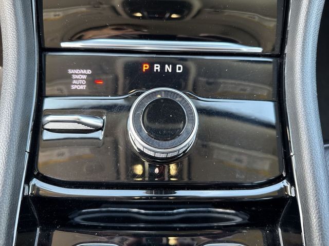 Jeep Grand Cherokee L Vehicle Full-screen Gallery Image 20