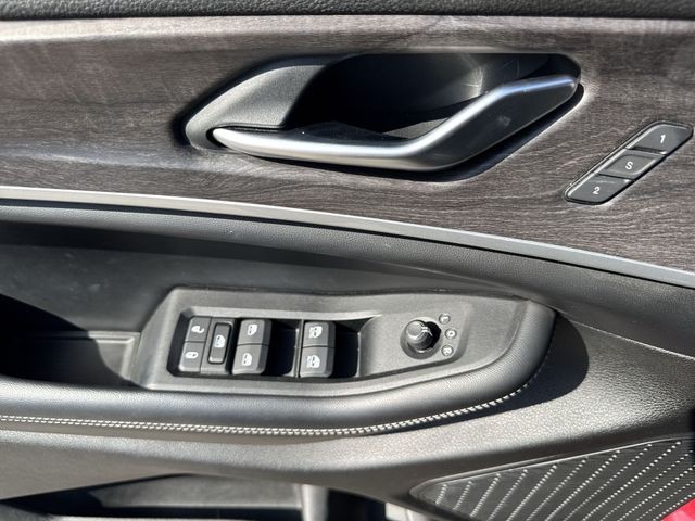 Jeep Grand Cherokee L Vehicle Full-screen Gallery Image 27