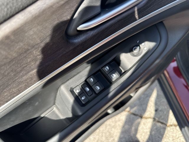 Jeep Grand Cherokee L Vehicle Full-screen Gallery Image 28