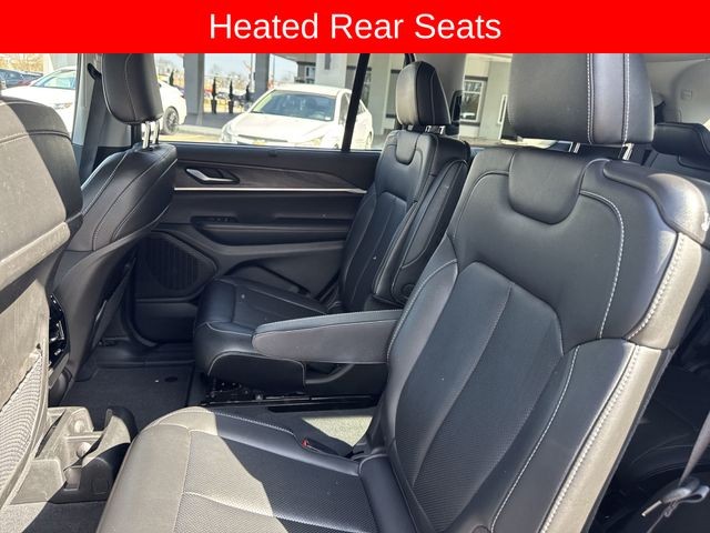 Jeep Grand Cherokee L Vehicle Full-screen Gallery Image 29