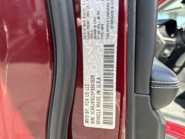 Jeep Grand Cherokee L Vehicle Full-screen Gallery Image 38