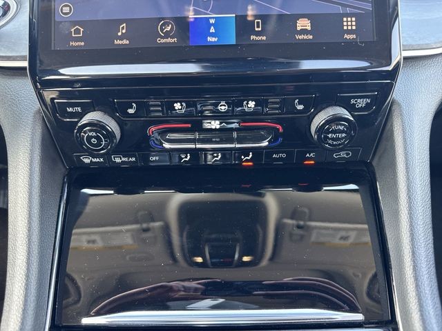 Jeep Grand Cherokee L Vehicle Full-screen Gallery Image 39