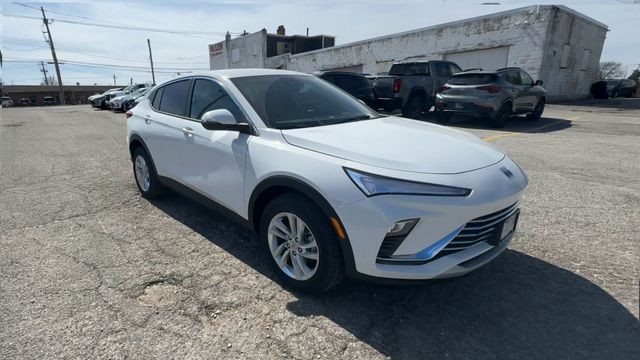 Buick Envista Vehicle Full-screen Gallery Image 02