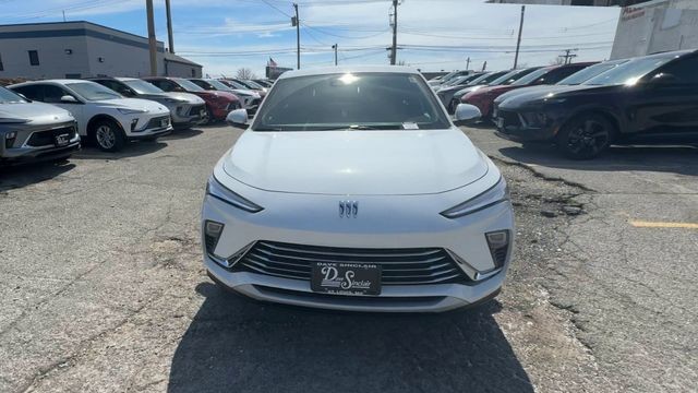 Buick Envista Vehicle Full-screen Gallery Image 03