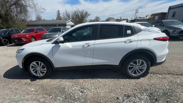 Buick Envista Vehicle Full-screen Gallery Image 05